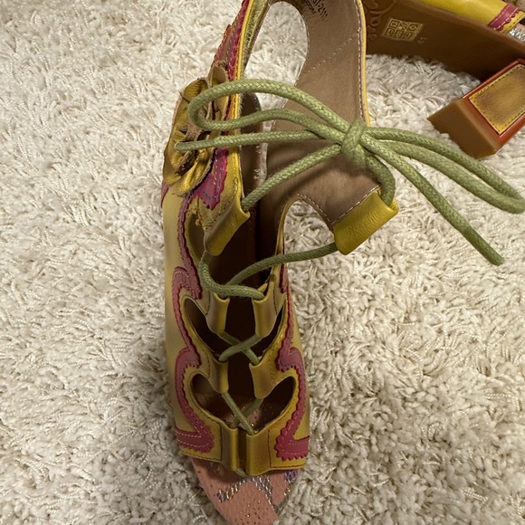 New!!  L'Artiste Whimsical Heels!  size 41/10 - Picture 6 of 7